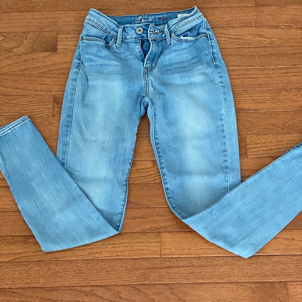 💥Sold💥 High Waisted Levi’s
